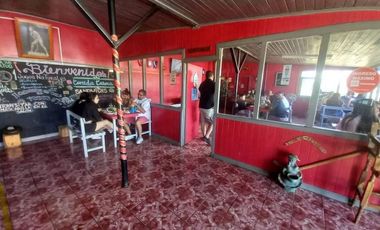 Hermosa Parcela con Casa - Restaurant con ubicación privilegiada.