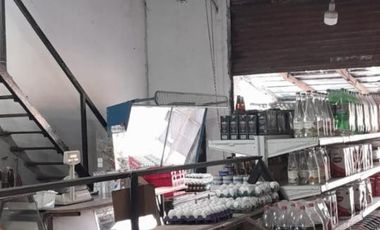 SE VENDE LOCAL  SOBRE AVENIDA MAS GALPON DE 360 M2  EN GUERNICA