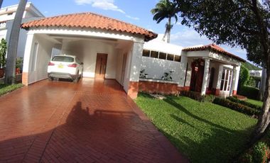 casa en venta en la floresta. Cod V19764