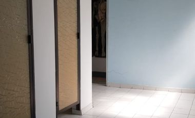 edificio en arriendo en las delicias. Cod A94169