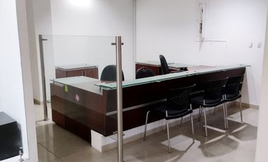 oficina en arriendo en latino. Cod A10974