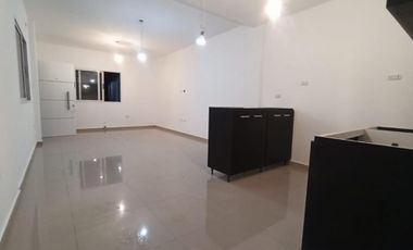 VENTA DE DEPARTAMENTO 3 AMBIENTES TIPO PH - DETALLES DE CATEGORIA - FONDO LIBRE- PLANTA BAJA - LOMAS DE ZAMORA