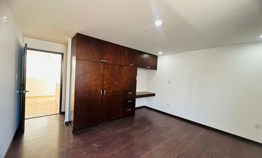 VENTA CASA EN LOMAS DE CHAPULTEPEC