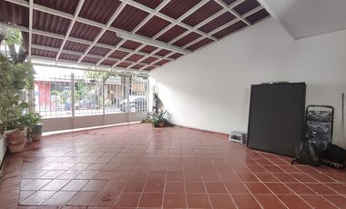 casa en venta en niza. Cod V30023