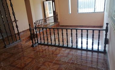 Venta de casa rentera en Otavalo en ciudadela Imbaya