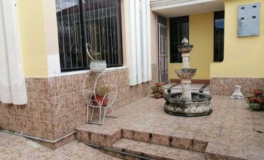 Venta de casa rentera en Otavalo en ciudadela Imbaya