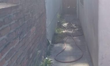 EXCELENTE PROPIEDAD DE CUATRO AMBIENTES CON GARAGE PATIO Y FONDO LIBRE