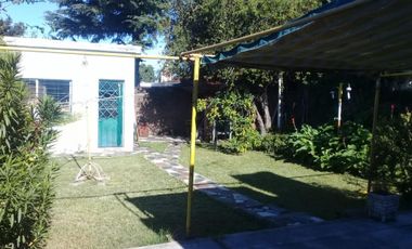 EXCELENTE PROPIEDAD DE CUATRO AMBIENTES CON GARAGE PATIO Y FONDO LIBRE