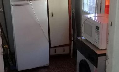 EXCELENTE PROPIEDAD DE CUATRO AMBIENTES CON GARAGE PATIO Y FONDO LIBRE