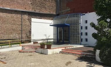 Deposito en Lanus  con oficinas