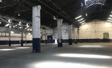 Deposito en Lanus  con oficinas