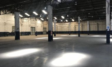 Deposito en Lanus  con oficinas