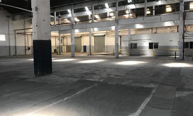 Deposito en Lanus  con oficinas