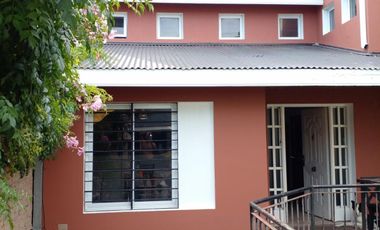 Casa de 3 AMBIENTES ubicada a 600 metros de la estación
