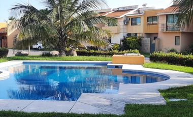 Casa de 3 recámaras en conjunto con alberca y control de acceso en Tampiquera