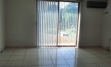Casa de 3 recámaras en conjunto con alberca y control de acceso en Tampiquera