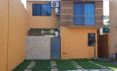 Casa de 3 recámaras en conjunto con alberca y control de acceso en Tampiquera