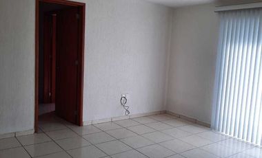 Casa de 3 recámaras en conjunto con alberca y control de acceso en Tampiquera
