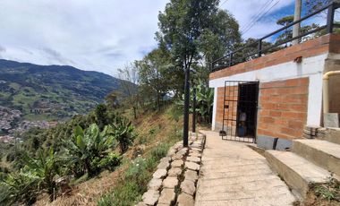 finca en arriendo en san cristobal. Cod A59754