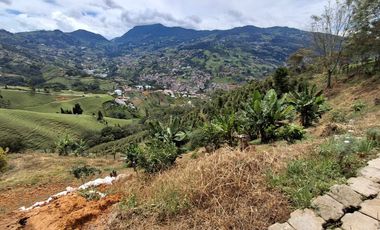 finca en arriendo en san cristobal. Cod A59754