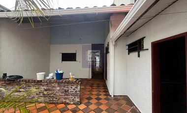 COD. 4154 - SE ARRIENDA CASA - BARRIO: LA UNIVERSIDAD