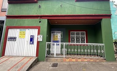 COD. 4154 - SE ARRIENDA CASA - BARRIO: LA UNIVERSIDAD