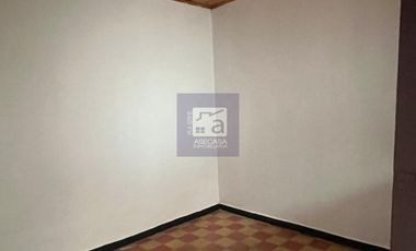 COD. 4154 - SE ARRIENDA CASA - BARRIO: LA UNIVERSIDAD