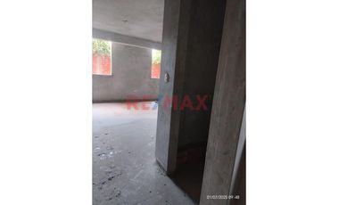: 🔥 Jr. Cuzco: Casa De 3 Pisos En Casco Gris — Gran Potencial De Inversión 🏗️🏡