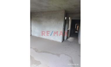 : 🔥 Jr. Cuzco: Casa De 3 Pisos En Casco Gris — Gran Potencial De Inversión 🏗️🏡