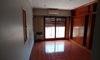 Casa para 2 Familias en venta en Lanus Este