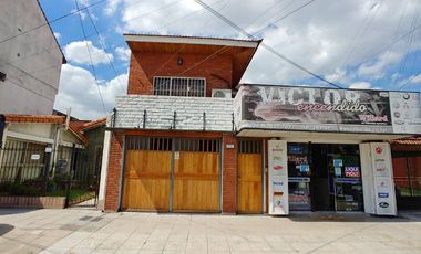 Casa para 2 Familias en venta en Lanus Este