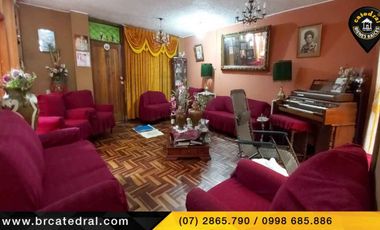 Casa de venta en Centro – código:17563