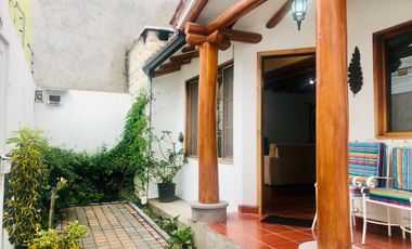 En Cotacachi, cerca al parque La Matriz, rento hermosa casa independiente, totalmente amoblada