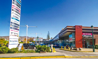 Local Comercial en Arriendo en Strip Center – Small Service