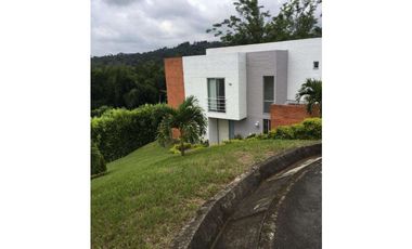 HERMOSA CASA EN CONDOMINIO EN VENTA  JAMUNDI