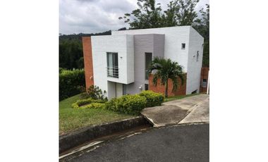 HERMOSA CASA EN CONDOMINIO EN VENTA  JAMUNDI