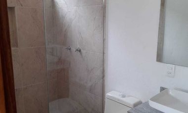 Casa en venta en fraccionamiento en Cuernavaca con seguridad y alberca.