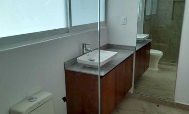 Casa en venta en fraccionamiento en Cuernavaca con seguridad y alberca.
