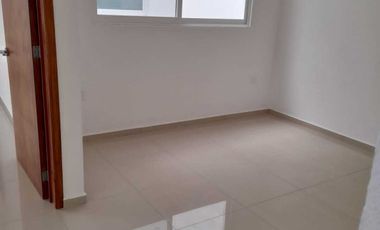 Casa en venta en fraccionamiento en Cuernavaca con seguridad y alberca.