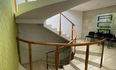 EDIFICIO EN VENTA EN TROJES DE SAN CRISTOBAL