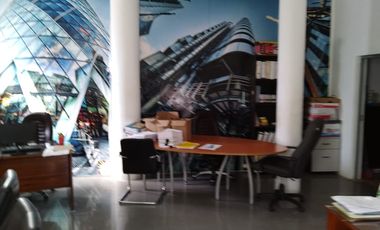 VENDO EDIFICIO EXCELENTE UBICACION FRACC TRINIDAD DE LAS HUERTAS