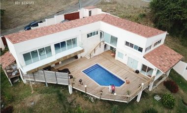 CASA EN VENTA DE OPORTUNIDAD  EN CLUB DE GOLF DE PANAMA