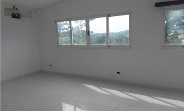 CASA EN VENTA DE OPORTUNIDAD  EN CLUB DE GOLF DE PANAMA