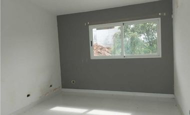 CASA EN VENTA DE OPORTUNIDAD  EN CLUB DE GOLF DE PANAMA