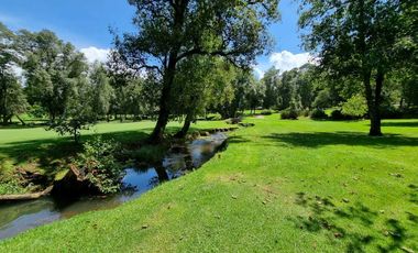 CASA EN VENTA DENTRO DE CLUB DE GOLF AVANDARO