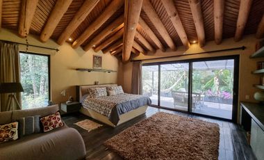 CASA EN VENTA DENTRO DE CLUB DE GOLF AVANDARO