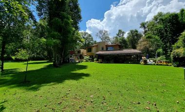 CASA EN VENTA DENTRO DE CLUB DE GOLF AVANDARO
