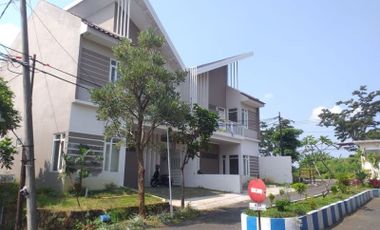 Rumah Mewah Siap Huni di Villa Bukit Sengkaling Malang