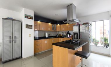 casa en venta en la floresta. Cod V30950