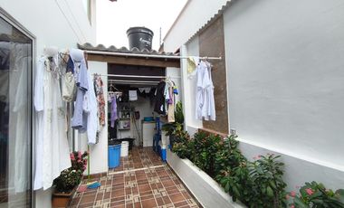 casa en venta en la floresta. Cod V30950